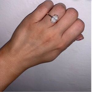 Elegant Gold and Silver Women's Ring